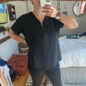 Black Zipper top
